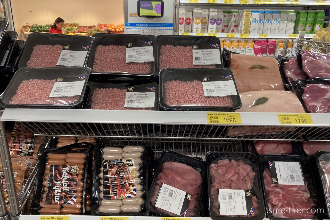 Bonusスーパーマーケットの肉コーナー